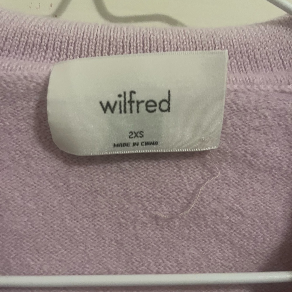 Aritzia.Wilfred Lilac V-Neck Sweater - Picture 3 of 3